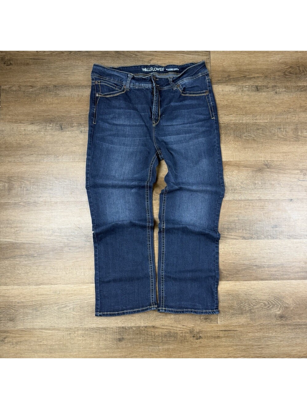 WallFlower Luscious Curvy Bootcut Jeans Women’s 20 Plus Blue Denim Embroidered